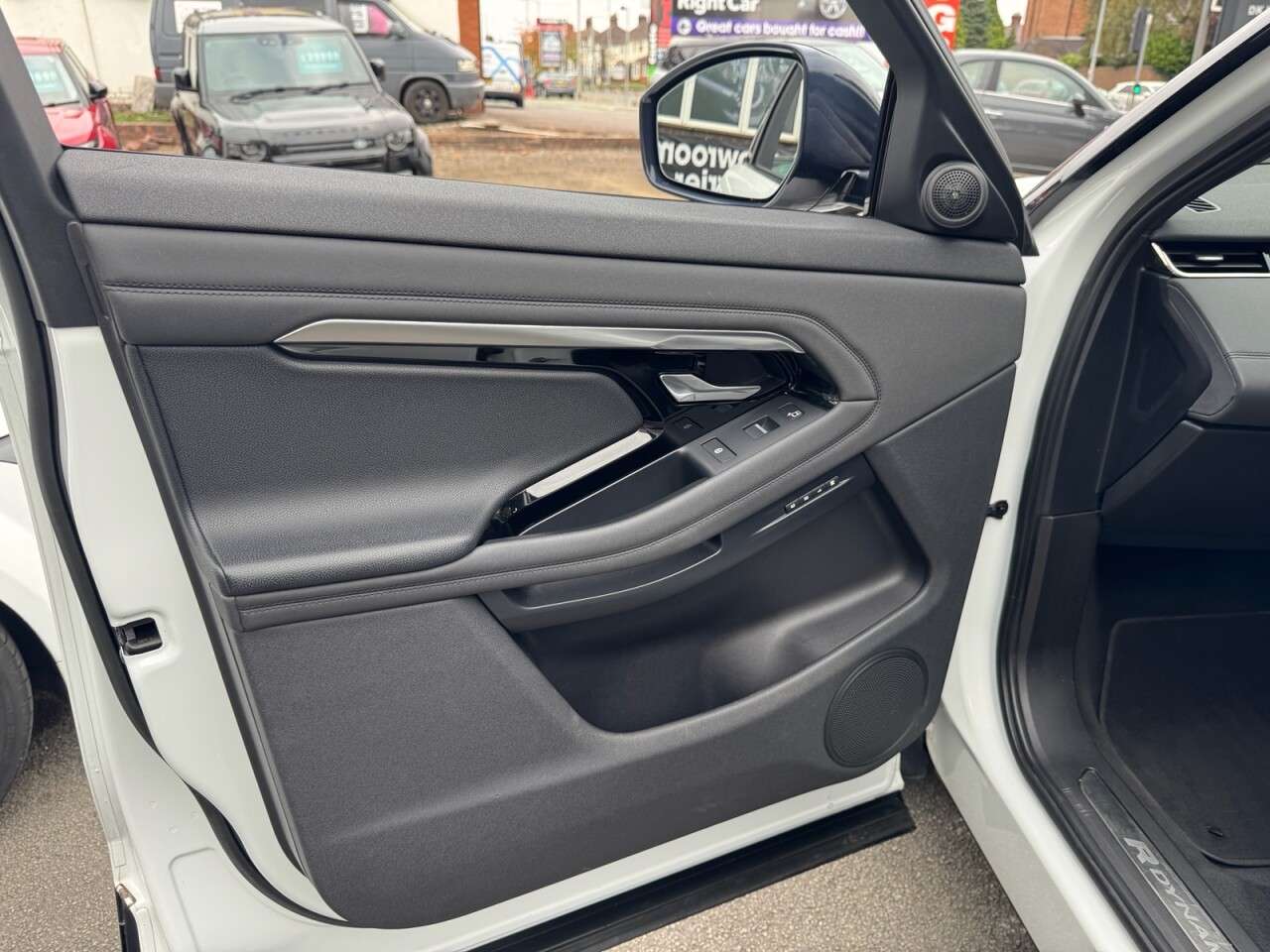 2019 LAND ROVER RANGE ROVER EVOQUE 2019 LAND ROVER RANGE ROVER EVOQUE