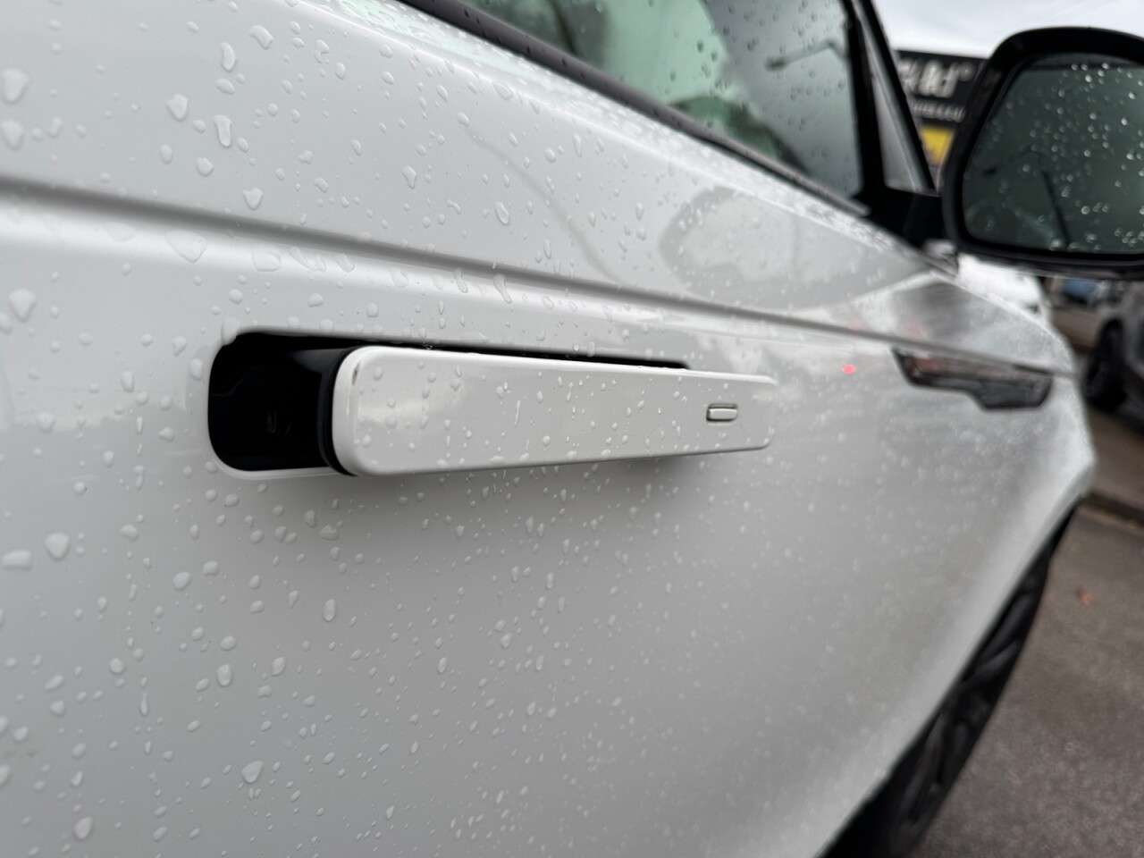 2018 LAND ROVER RANGE ROVER VELAR 2018 LAND ROVER RANGE ROVER VELAR