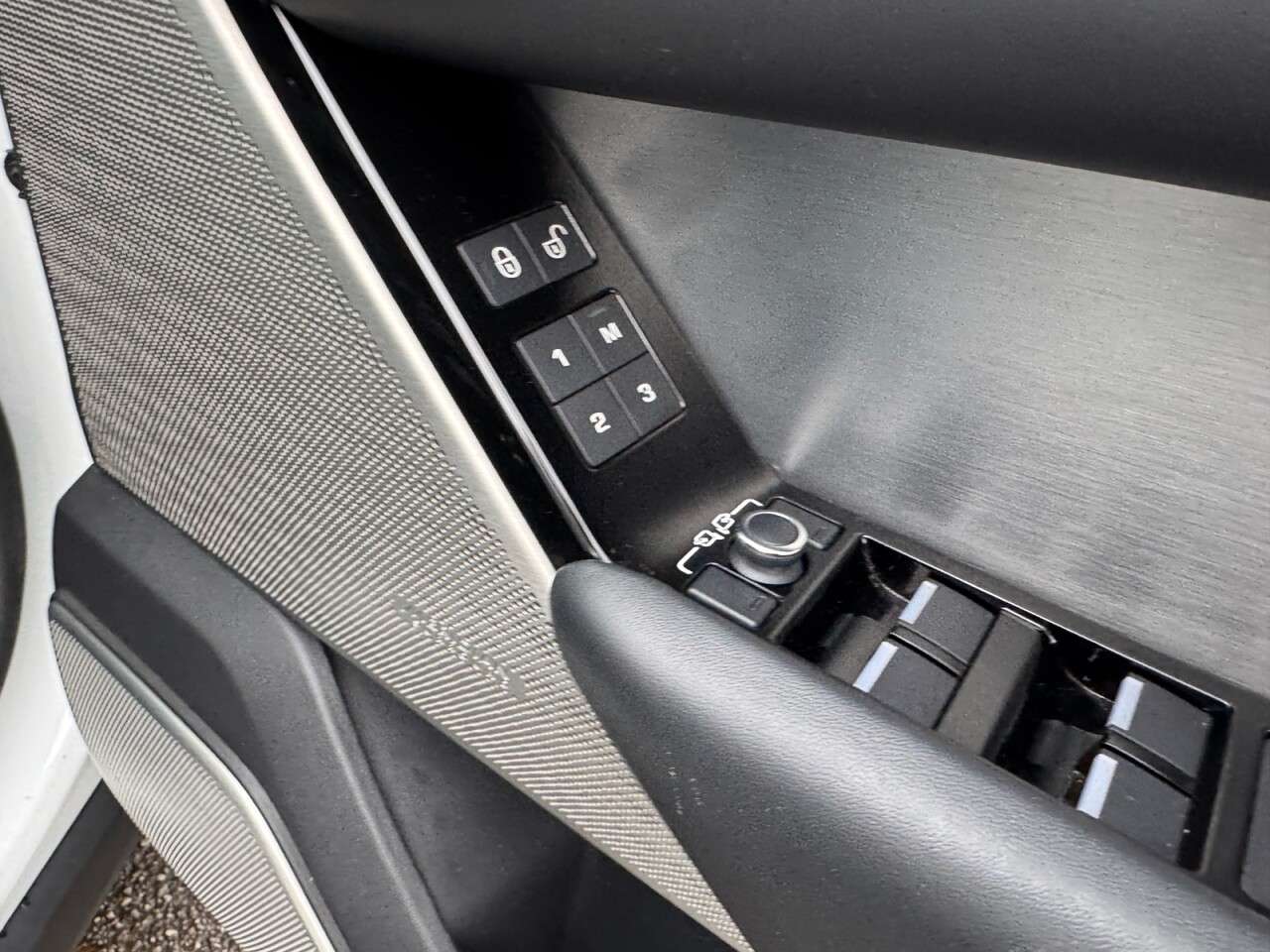 2018 LAND ROVER RANGE ROVER VELAR 2018 LAND ROVER RANGE ROVER VELAR