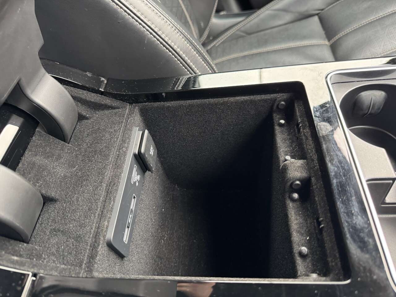 2018 LAND ROVER RANGE ROVER VELAR 2018 LAND ROVER RANGE ROVER VELAR