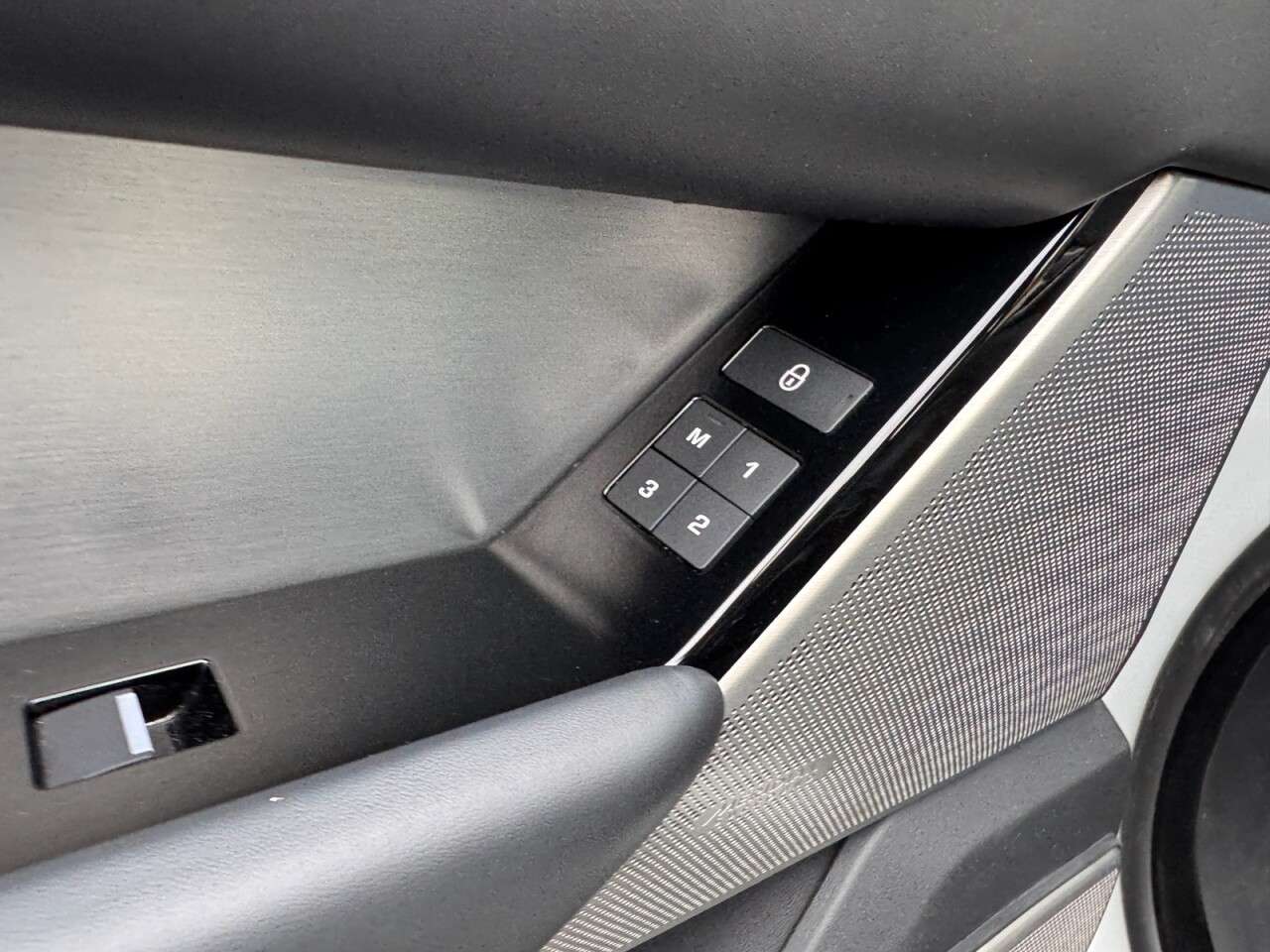 2018 LAND ROVER RANGE ROVER VELAR 2018 LAND ROVER RANGE ROVER VELAR