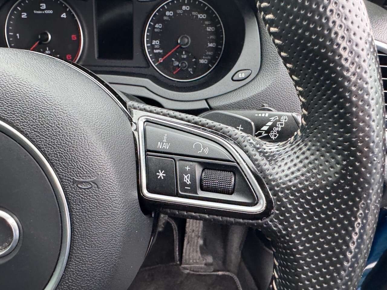 2015 AUDI Q3 2015 AUDI Q3