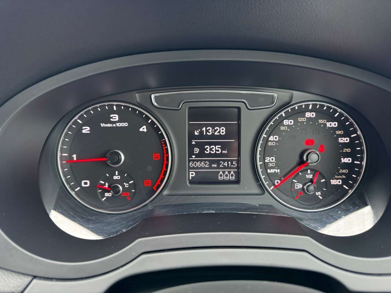 2015 AUDI Q3 2015 AUDI Q3