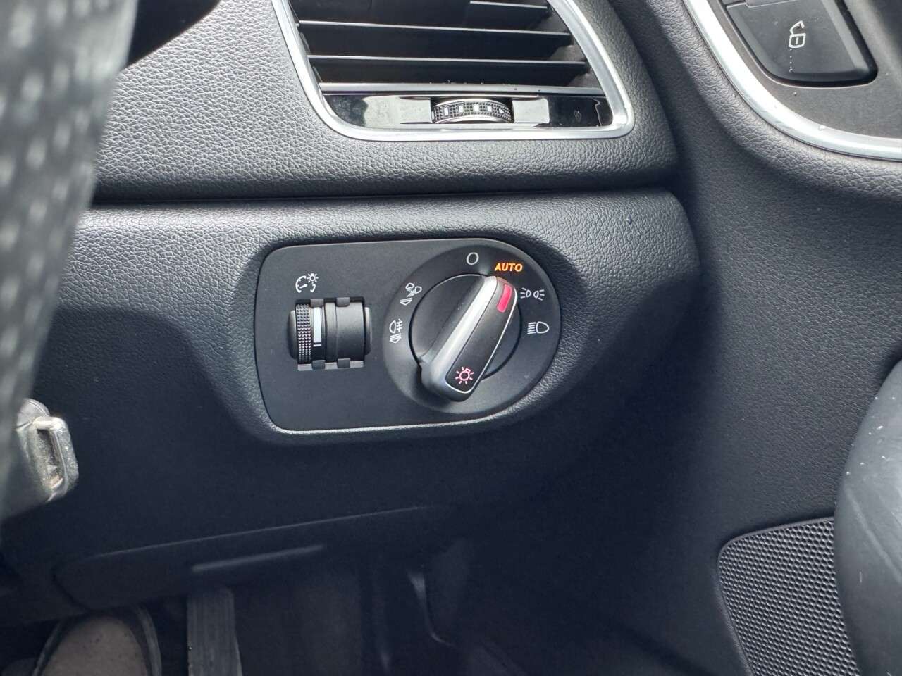 2015 AUDI Q3 2015 AUDI Q3