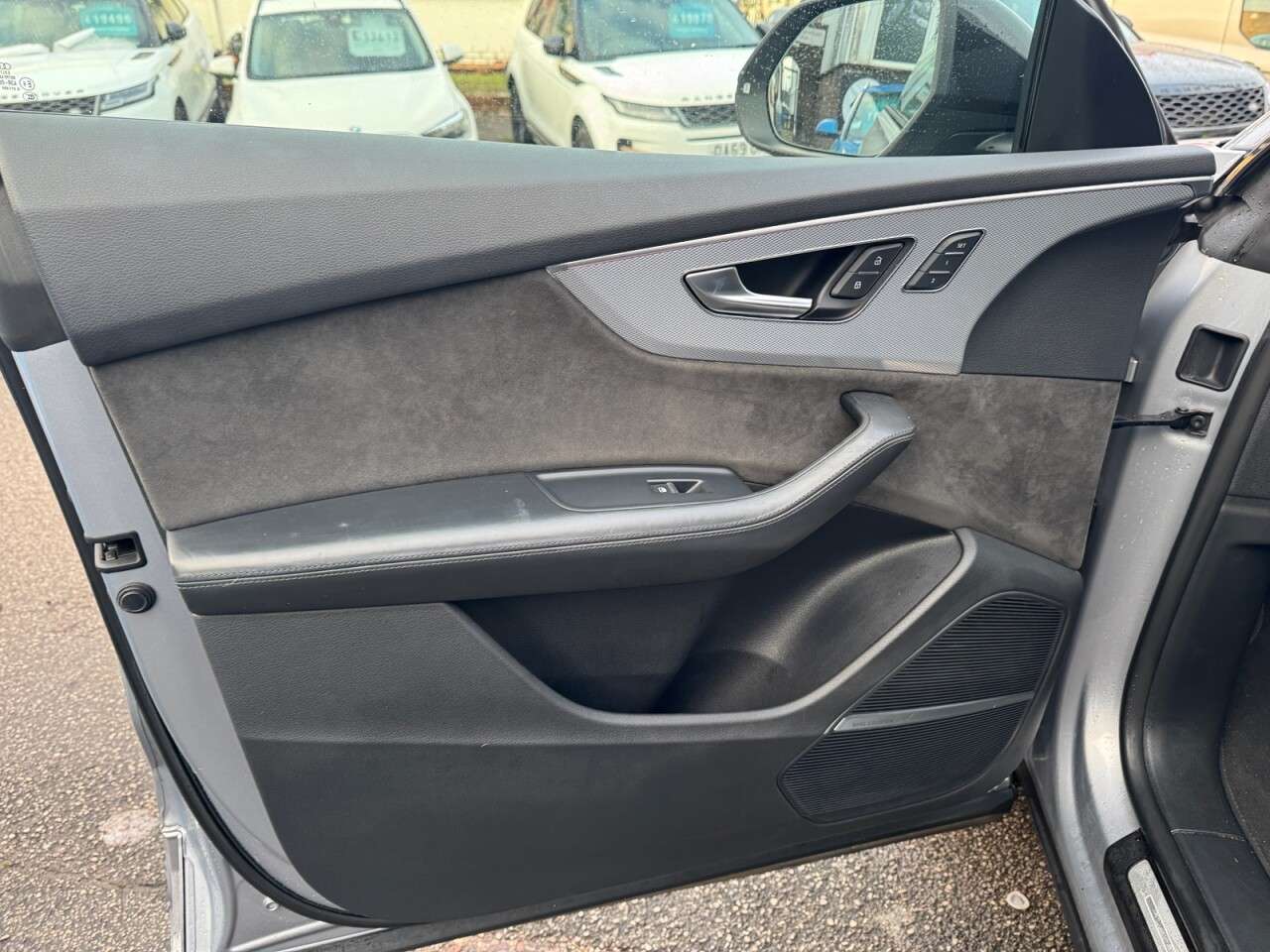 2020 AUDI RSQ8 2020 AUDI RSQ8