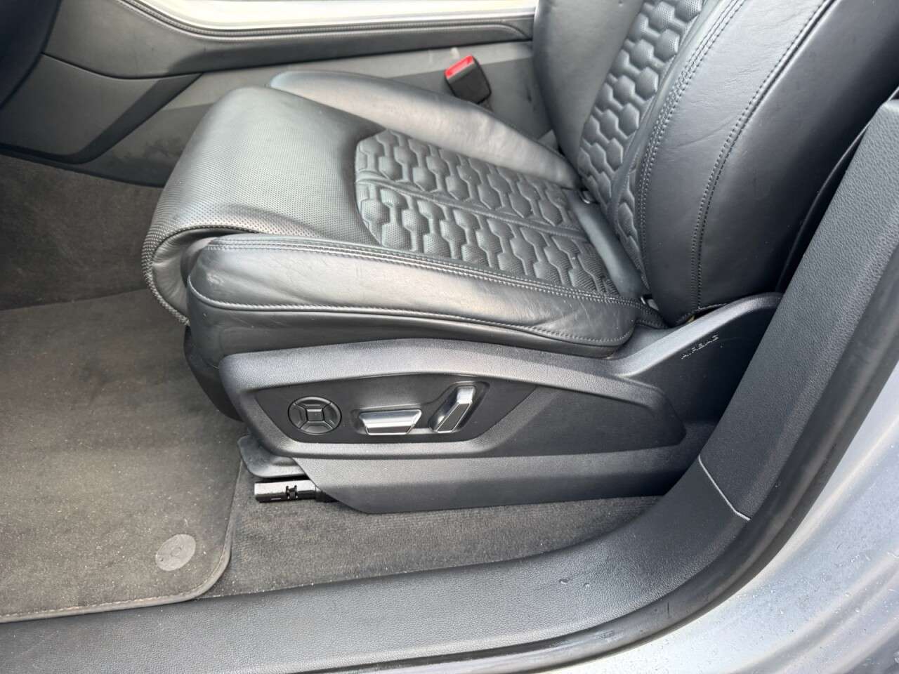 2020 AUDI RSQ8 2020 AUDI RSQ8