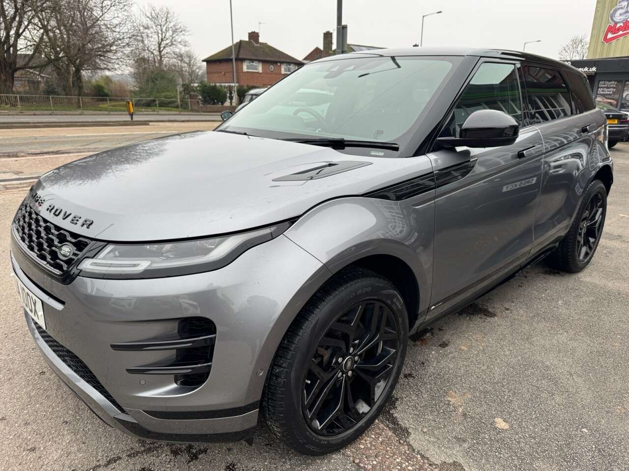 A 2020 LAND ROVER RANGE ROVER EVOQUE 2.0 D180 MHEV R-Dynamic SE SUV 5dr Diesel Auto 4WD Euro 6 (s/s) (180 ps) A 2020 LAND ROVER RANGE ROVER EVOQUE 2.0 D180 MHEV R-Dynamic SE SUV 5dr Diesel Auto 4WD Euro 6 (s/s) (180 ps)