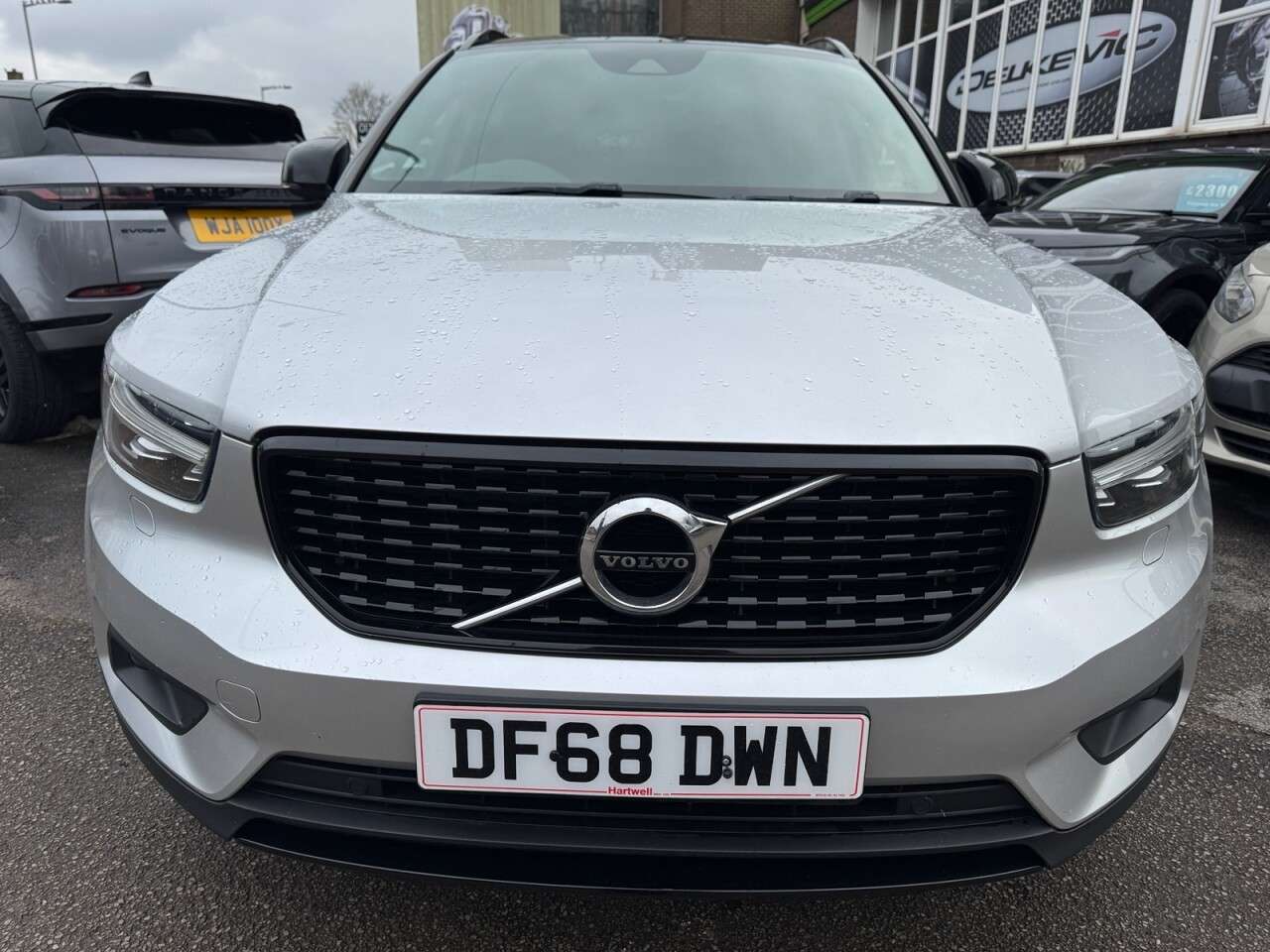2019 VOLVO XC40 2019 VOLVO XC40