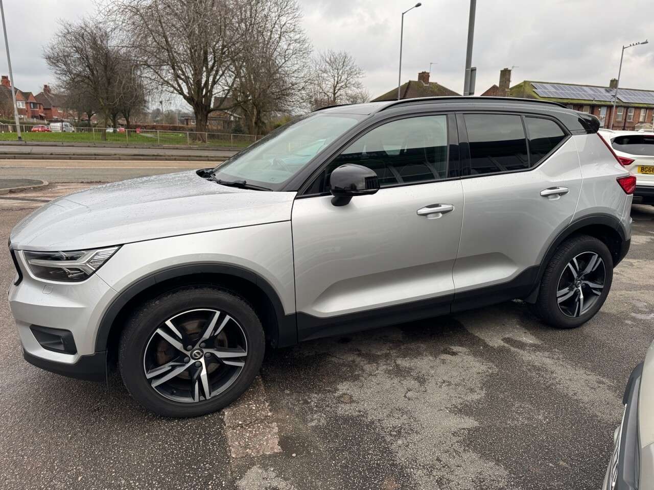 2019 VOLVO XC40 2019 VOLVO XC40