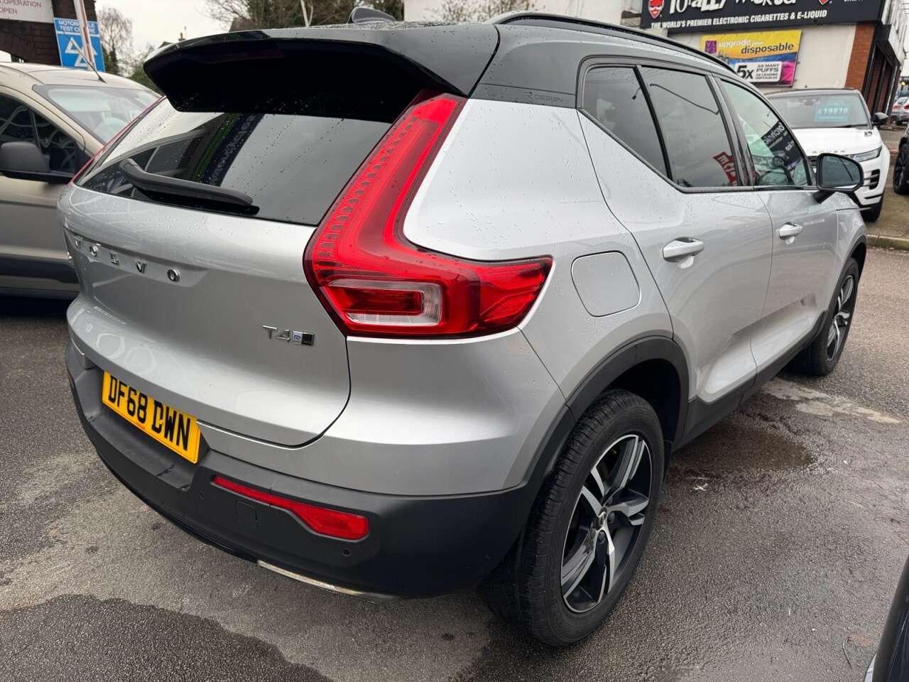 2019 VOLVO XC40 2019 VOLVO XC40