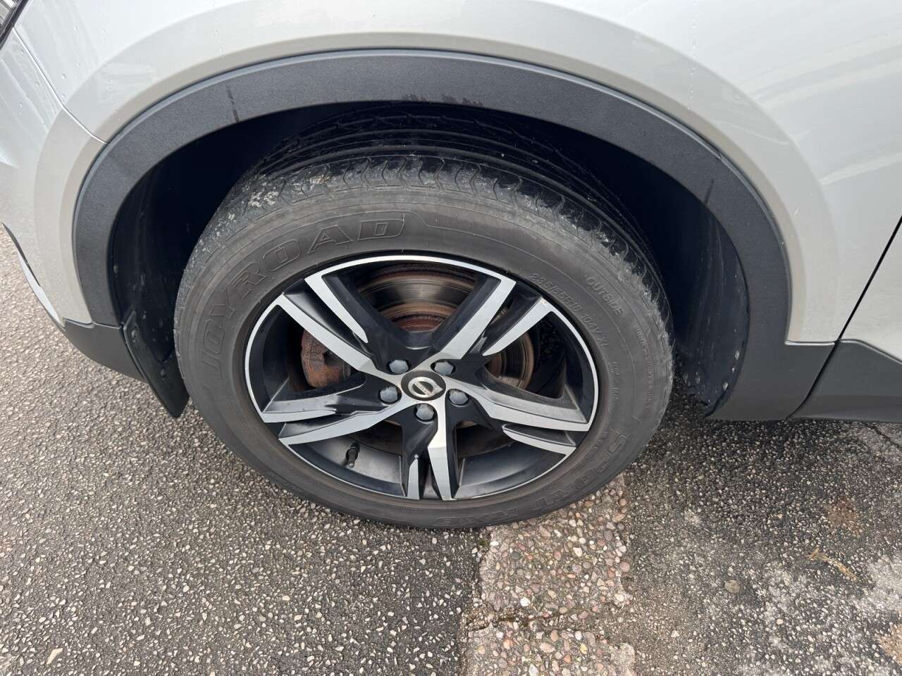 2019 VOLVO XC40 2019 VOLVO XC40