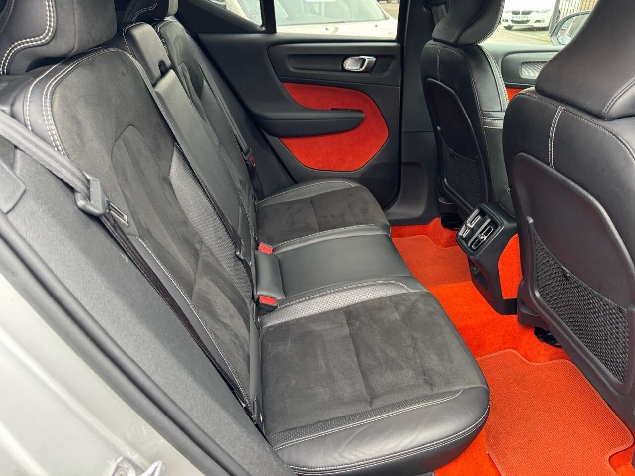 2019 VOLVO XC40 2019 VOLVO XC40
