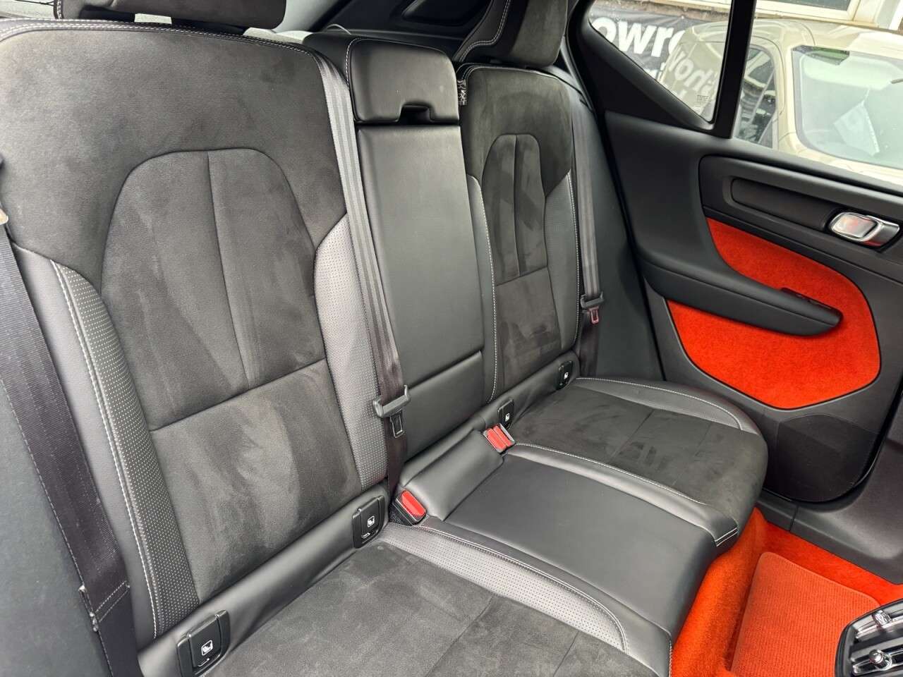 2019 VOLVO XC40 2019 VOLVO XC40