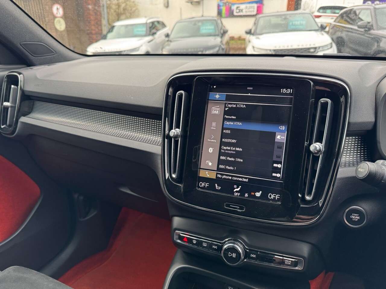 2019 VOLVO XC40 2019 VOLVO XC40