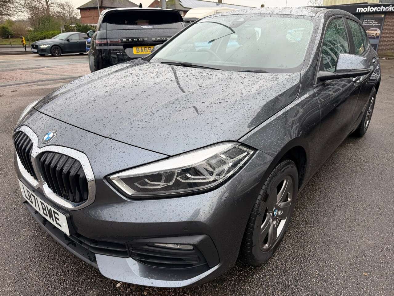 A 2021 BMW 1 SERIES 1.5 118i SE (LCP) Hatchback 5dr Petrol Manual Euro 6 (s/s) (136 ps) ! owner A 2021 BMW 1 SERIES 1.5 118i SE (LCP) Hatchback 5dr Petrol Manual Euro 6 (s/s) (136 ps) ! owner