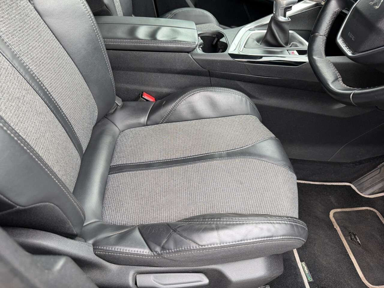 2017 PEUGEOT 3008 2017 PEUGEOT 3008