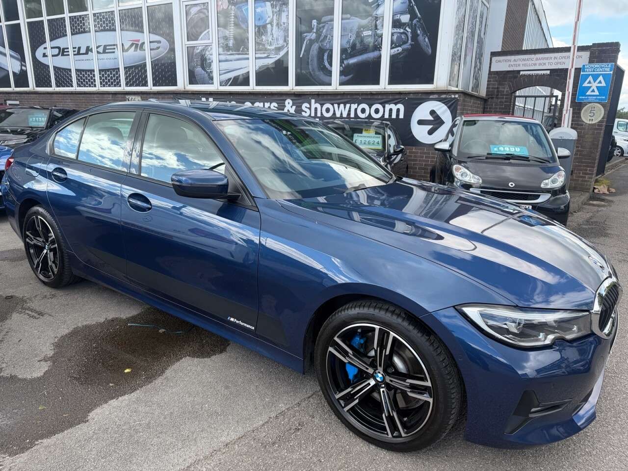 A 2020 BMW 3 SERIES 2.0 330e 12kWh SE Pro Saloon 4dr Petrol Plug-in Hybrid Auto Euro 6 (s/s) (2 A 2020 BMW 3 SERIES 2.0 330e 12kWh SE Pro Saloon 4dr Petrol Plug-in Hybrid Auto Euro 6 (s/s) (2