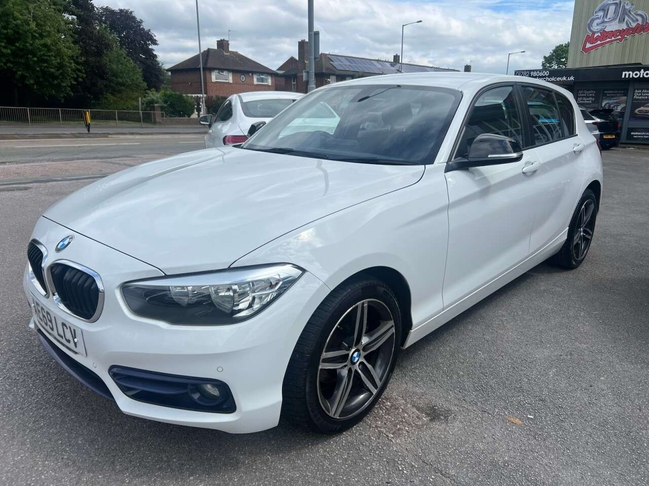 A 2019 BMW 1 SERIES 1.5 118i Sport Hatchback 5dr Petrol Manual Euro 6 (s/s) (136 ps) 136PS ULEZ A 2019 BMW 1 SERIES 1.5 118i Sport Hatchback 5dr Petrol Manual Euro 6 (s/s) (136 ps) 136PS ULEZ