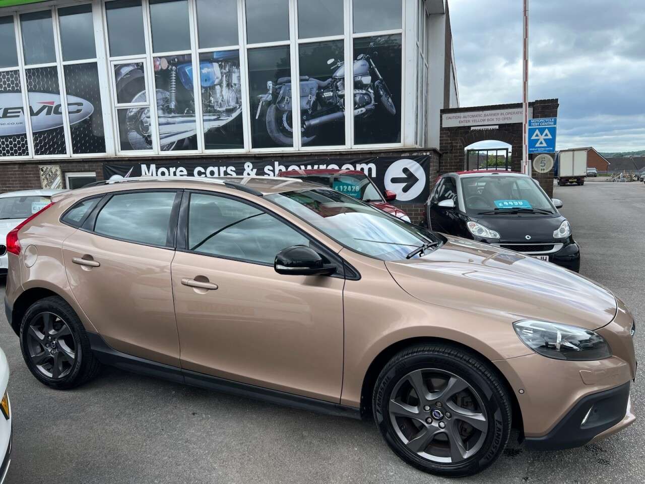 2015 VOLVO V40 CROSS COUNTRY 2015 VOLVO V40 CROSS COUNTRY