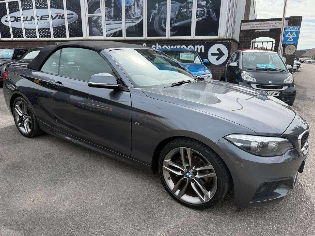 A 2018 BMW 2 SERIES 2.0 218d M Sport Convertible 2dr Diesel Manual Euro 6 (s/s) (150 ps) 150PS A 2018 BMW 2 SERIES 2.0 218d M Sport Convertible 2dr Diesel Manual Euro 6 (s/s) (150 ps) 150PS