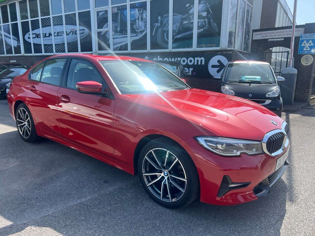 A 2020 BMW 3 SERIES 2.0 320i Sport Saloon 4dr Petrol Auto Euro 6 (s/s) (184 ps) 184PS Auto ULEZ A 2020 BMW 3 SERIES 2.0 320i Sport Saloon 4dr Petrol Auto Euro 6 (s/s) (184 ps) 184PS Auto ULEZ