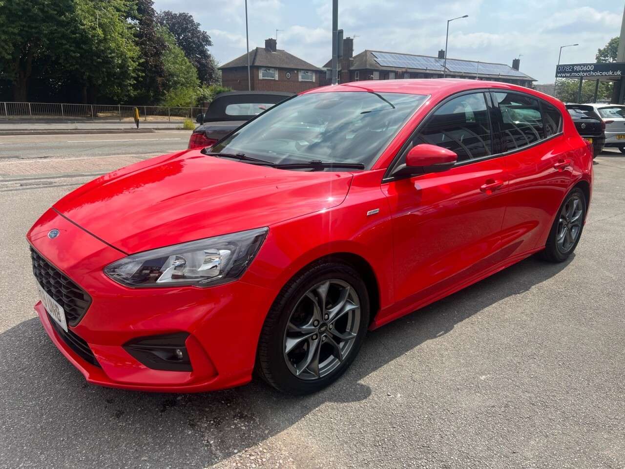 A 2019 FORD FOCUS 1.0T EcoBoost ST-Line Hatchback 5dr Petrol Auto Euro 6 (s/s) (125 ps) A 2019 FORD FOCUS 1.0T EcoBoost ST-Line Hatchback 5dr Petrol Auto Euro 6 (s/s) (125 ps)
