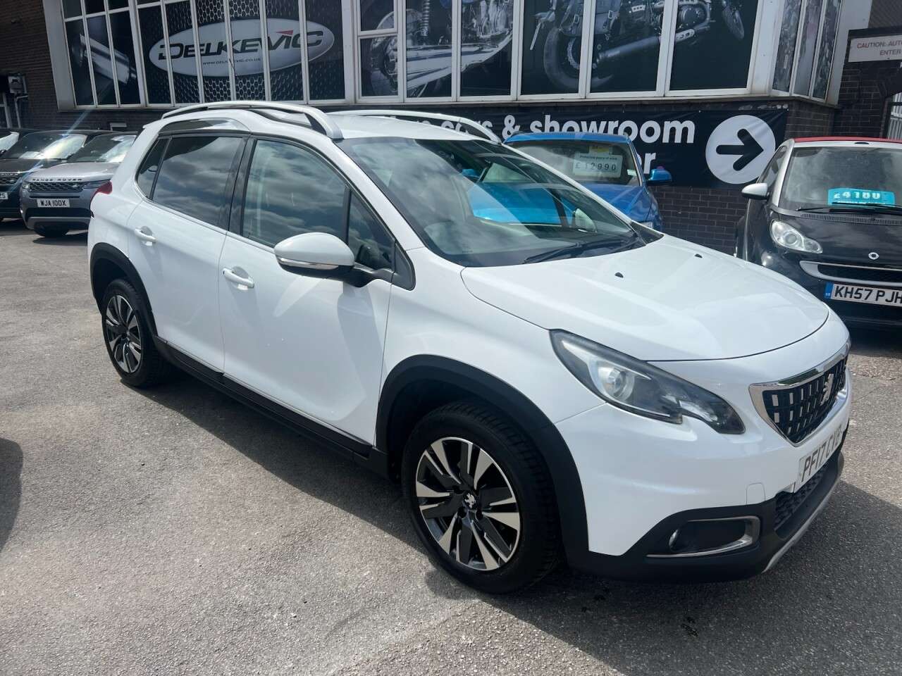 A 2017 PEUGEOT 2008 ALLURE A 2017 PEUGEOT 2008 ALLURE
