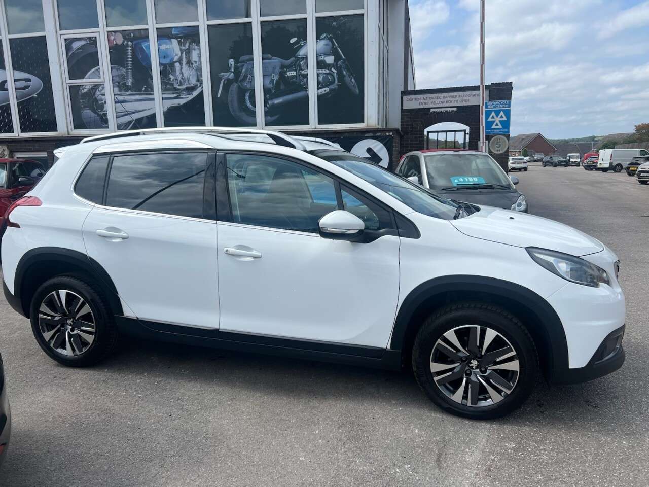 2017 PEUGEOT 2008 2017 PEUGEOT 2008