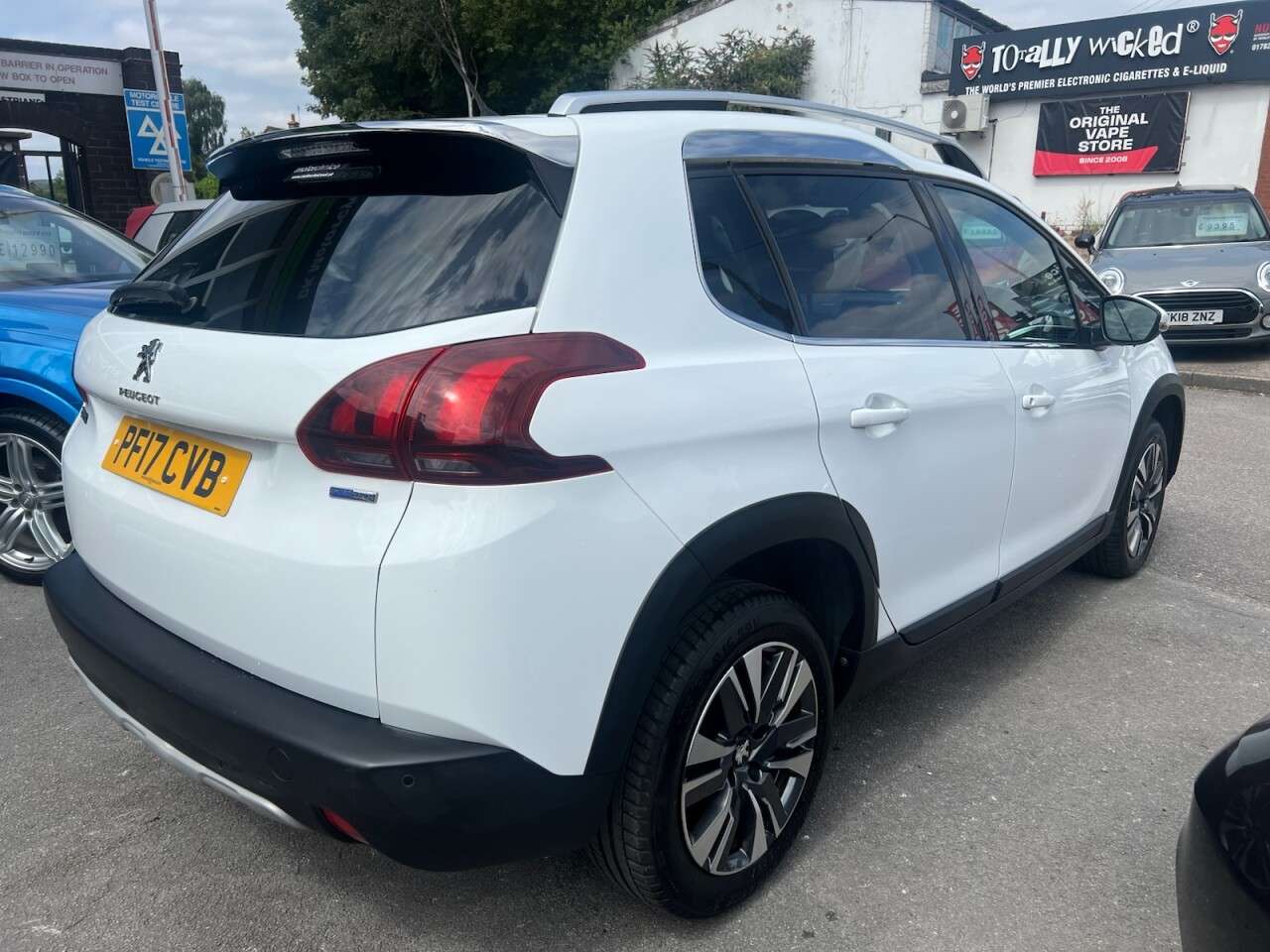 2017 PEUGEOT 2008 2017 PEUGEOT 2008