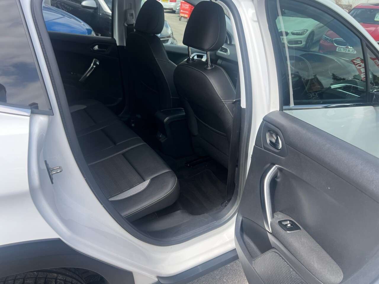 2017 PEUGEOT 2008 2017 PEUGEOT 2008