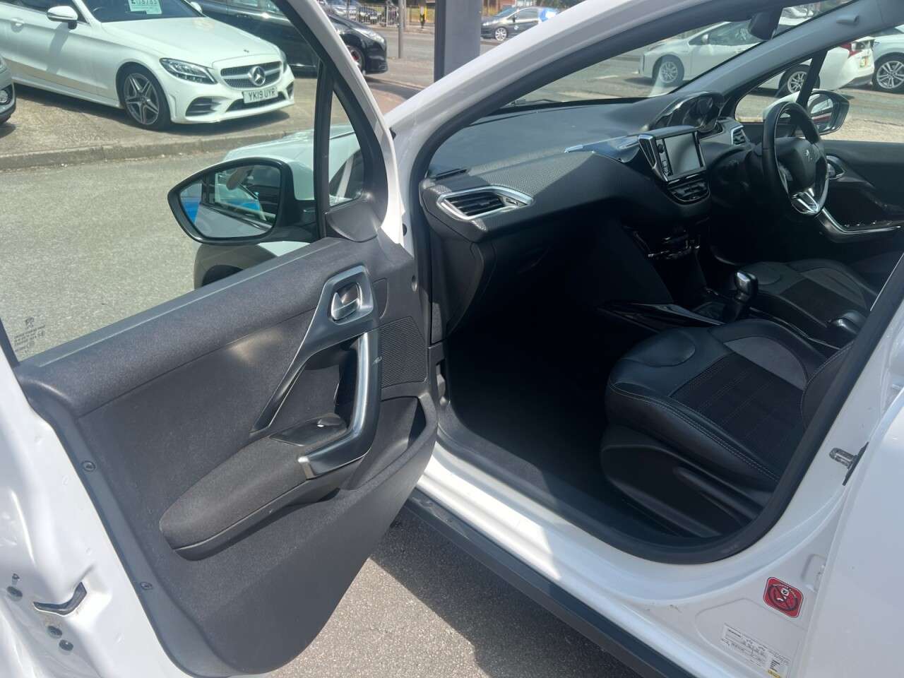 2017 PEUGEOT 2008 2017 PEUGEOT 2008