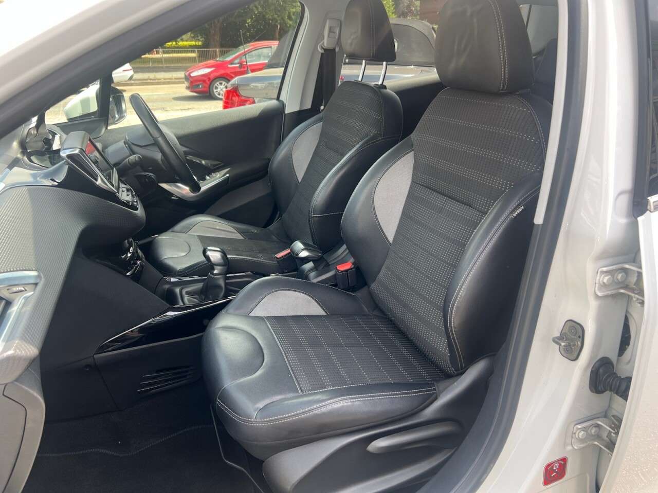 2017 PEUGEOT 2008 2017 PEUGEOT 2008