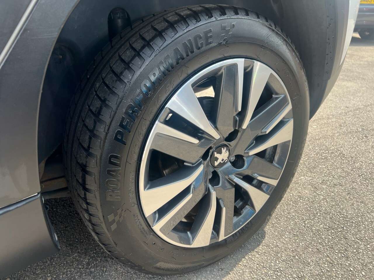 2017 PEUGEOT 2008 2017 PEUGEOT 2008