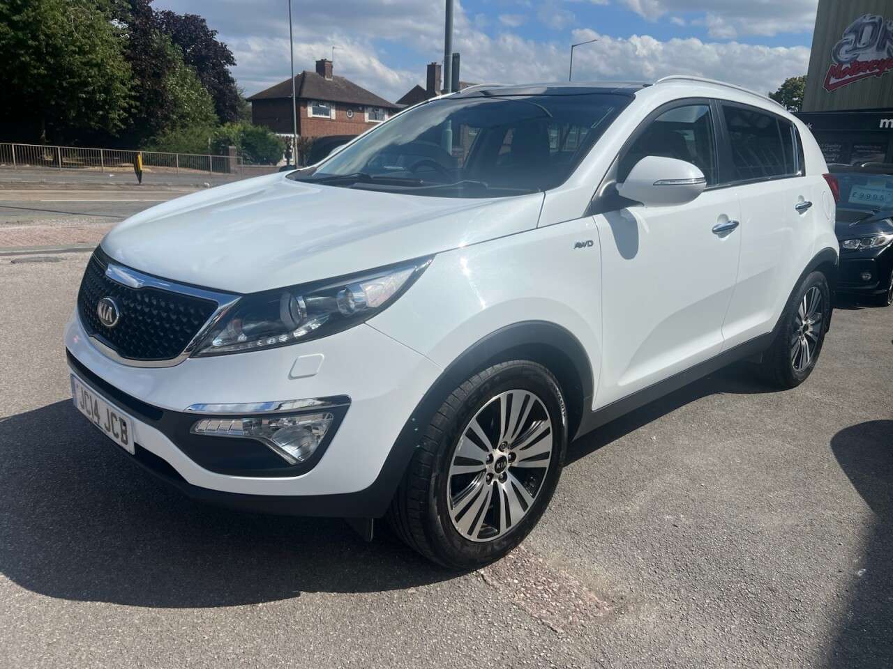 A 2014 KIA SPORTAGE 2.0 CRDi KX-3 SUV 5dr Diesel Auto AWD Euro 5 (134 bhp) A 2014 KIA SPORTAGE 2.0 CRDi KX-3 SUV 5dr Diesel Auto AWD Euro 5 (134 bhp)