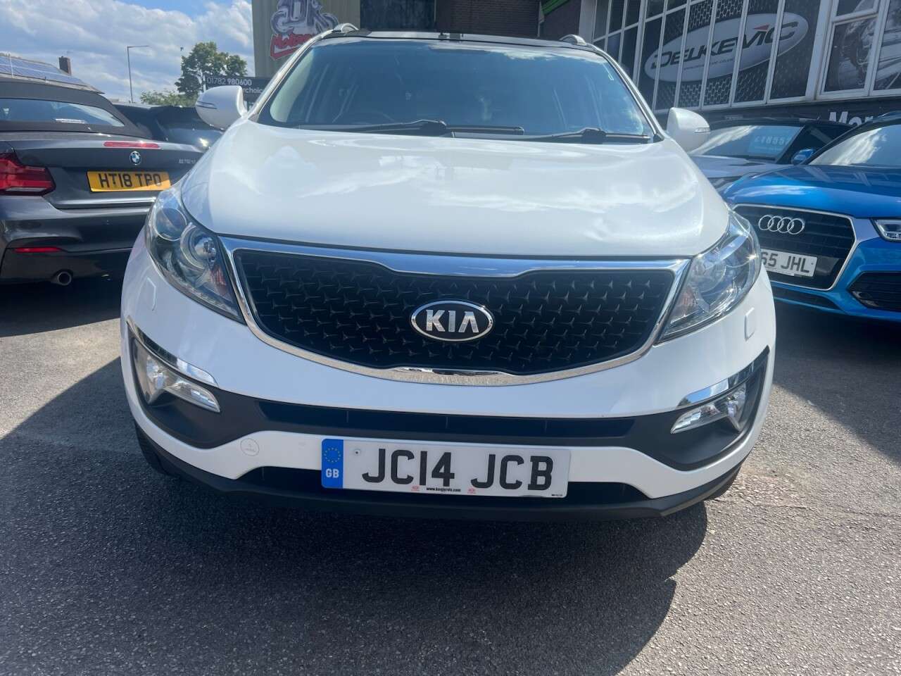 A 2014 KIA SPORTAGE 2.0 CRDi KX-3 SUV 5dr Diesel Auto AWD Euro 5 (134 bhp) A 2014 KIA SPORTAGE 2.0 CRDi KX-3 SUV 5dr Diesel Auto AWD Euro 5 (134 bhp)