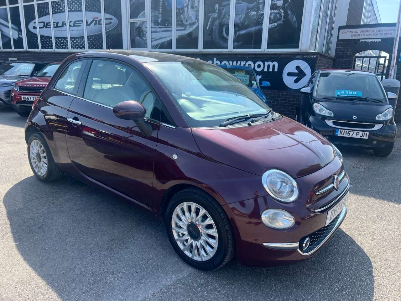 A 2017 FIAT 500 1.2 Lounge Hatchback 3dr Petrol Manual Euro 6 (s/s) (69 bhp) A 2017 FIAT 500 1.2 Lounge Hatchback 3dr Petrol Manual Euro 6 (s/s) (69 bhp)