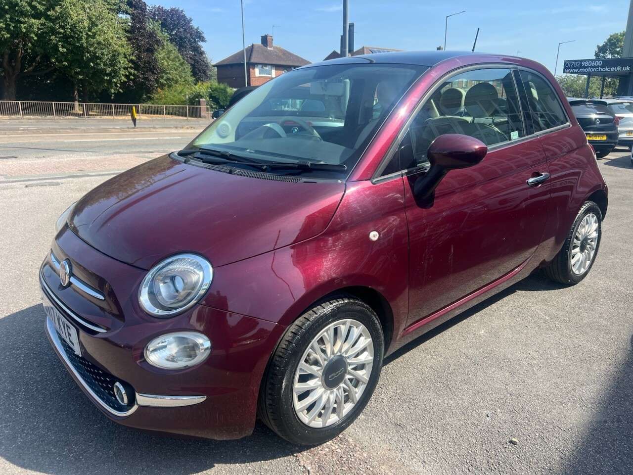 A 2017 FIAT 500 1.2 Lounge Hatchback 3dr Petrol Manual Euro 6 (s/s) (69 bhp) A 2017 FIAT 500 1.2 Lounge Hatchback 3dr Petrol Manual Euro 6 (s/s) (69 bhp)
