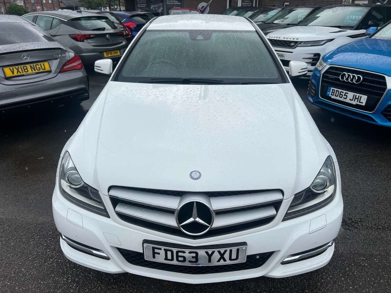 A 2014 MERCEDES-BENZ C CLASS 2.1 C220 CDI Executive SE Coupe 2dr Diesel Manual Euro 5 (s/s) (170 ps) A 2014 MERCEDES-BENZ C CLASS 2.1 C220 CDI Executive SE Coupe 2dr Diesel Manual Euro 5 (s/s) (170 ps)