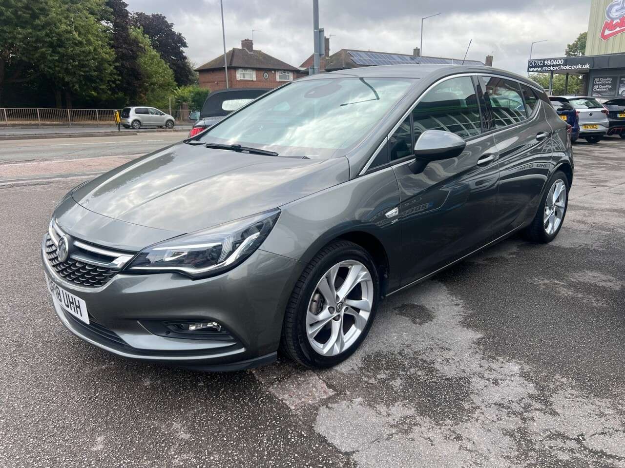 A 2018 VAUXHALL ASTRA 1.4i Turbo SRi Hatchback 5dr Petrol Manual Euro 6 (150 ps) A 2018 VAUXHALL ASTRA 1.4i Turbo SRi Hatchback 5dr Petrol Manual Euro 6 (150 ps)