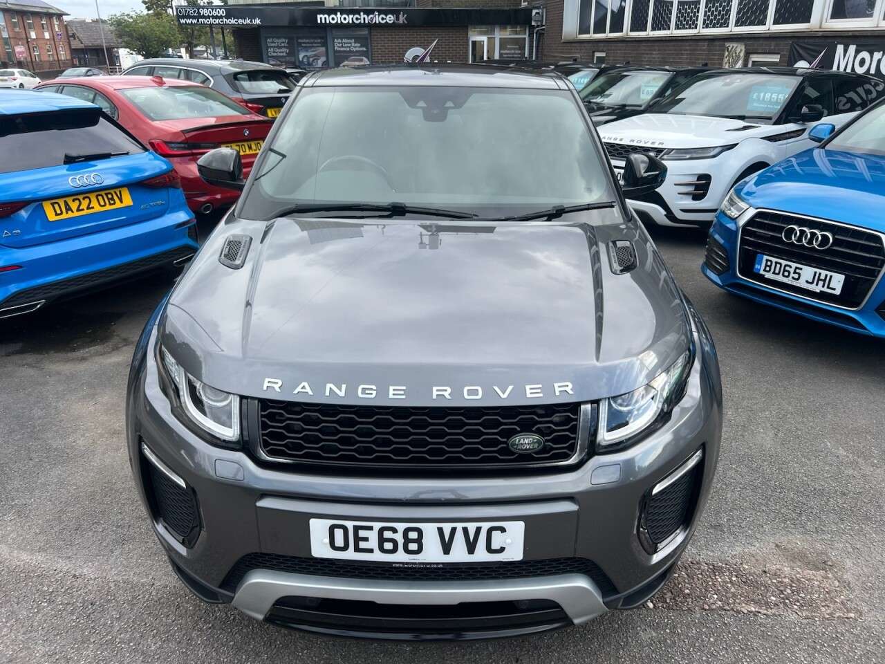 A 2018 LAND ROVER RANGE ROVER EVOQUE 2.0 TD4 HSE Dynamic SUV 5dr Diesel Auto 4WD Euro 6 (s/s) (180 ps) A 2018 LAND ROVER RANGE ROVER EVOQUE 2.0 TD4 HSE Dynamic SUV 5dr Diesel Auto 4WD Euro 6 (s/s) (180 ps)