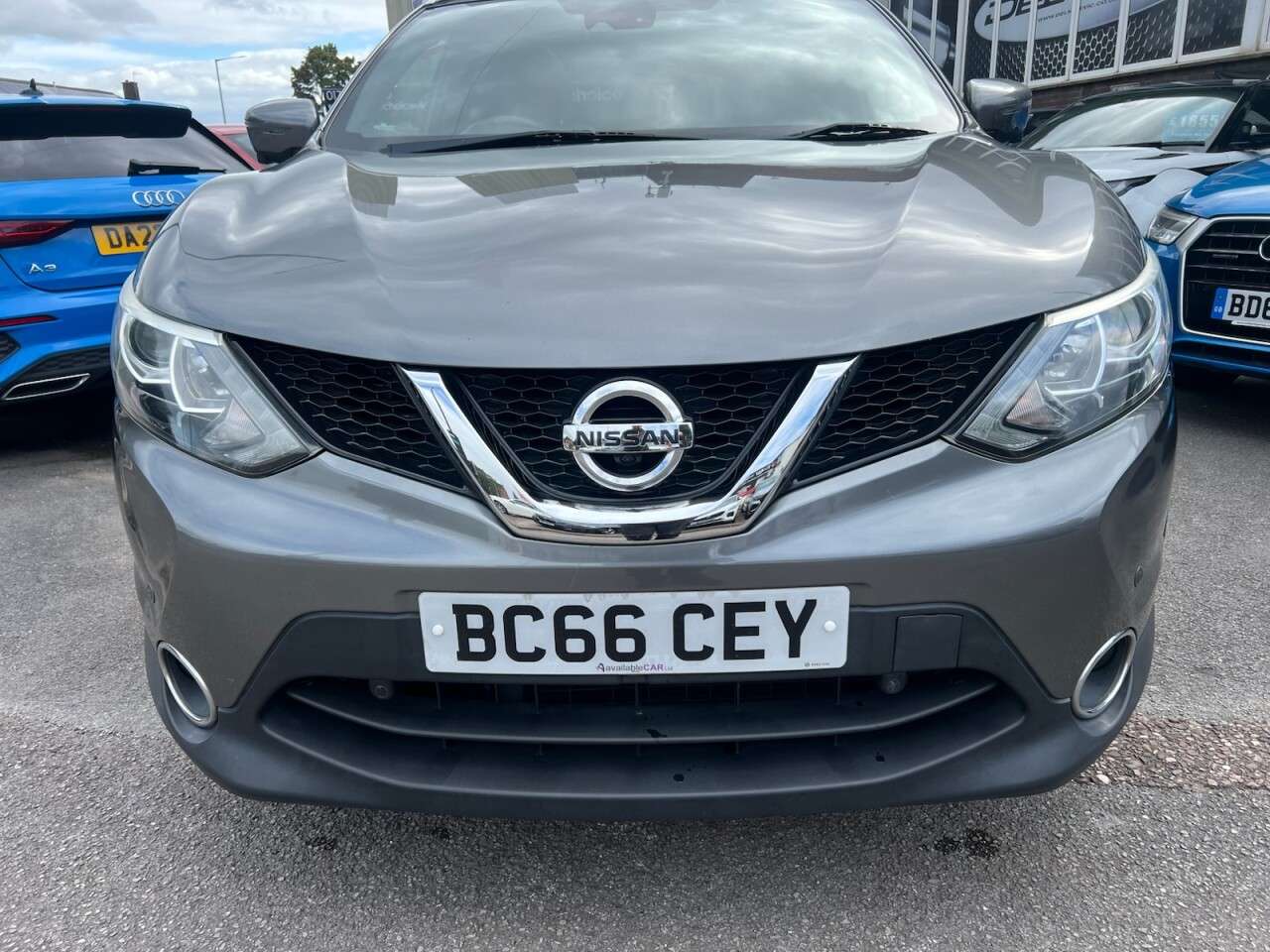 A 2016 NISSAN QASHQAI 1.5 dCi N-Vision SUV 5dr Diesel Manual 2WD Euro 6 (s/s) (110 ps) A 2016 NISSAN QASHQAI 1.5 dCi N-Vision SUV 5dr Diesel Manual 2WD Euro 6 (s/s) (110 ps)