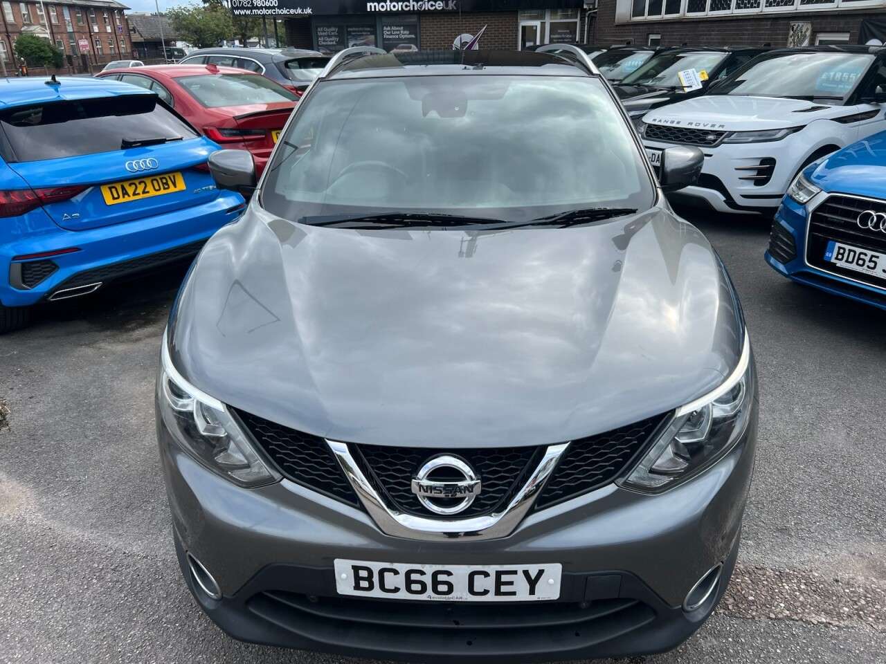A 2016 NISSAN QASHQAI 1.5 dCi N-Vision SUV 5dr Diesel Manual 2WD Euro 6 (s/s) (110 ps) A 2016 NISSAN QASHQAI 1.5 dCi N-Vision SUV 5dr Diesel Manual 2WD Euro 6 (s/s) (110 ps)