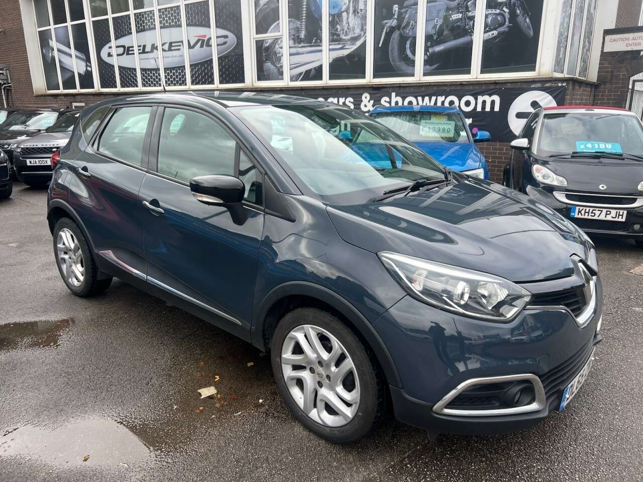 A 2015 RENAULT CAPTUR 0.9 TCe ENERGY Dynamique Nav SUV 5dr Petrol Manual Euro 6 (s/s) (90 ps) A 2015 RENAULT CAPTUR 0.9 TCe ENERGY Dynamique Nav SUV 5dr Petrol Manual Euro 6 (s/s) (90 ps)