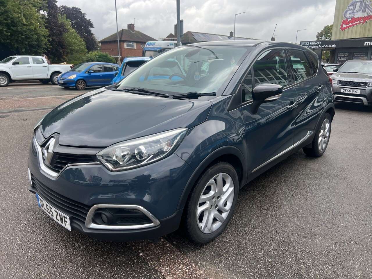 A 2015 RENAULT CAPTUR 0.9 TCe ENERGY Dynamique Nav SUV 5dr Petrol Manual Euro 6 (s/s) (90 ps) A 2015 RENAULT CAPTUR 0.9 TCe ENERGY Dynamique Nav SUV 5dr Petrol Manual Euro 6 (s/s) (90 ps)