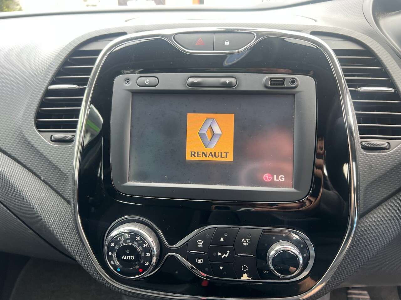 2015 RENAULT CAPTUR 2015 RENAULT CAPTUR