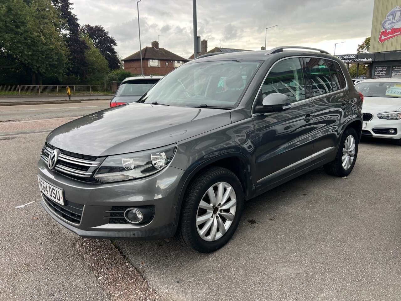 A 2014 VOLKSWAGEN TIGUAN 2.0 TDI BlueMotion Tech Match SUV 5dr Diesel DSG 4WD Euro 5 (s/s) (140 ps) A 2014 VOLKSWAGEN TIGUAN 2.0 TDI BlueMotion Tech Match SUV 5dr Diesel DSG 4WD Euro 5 (s/s) (140 ps)