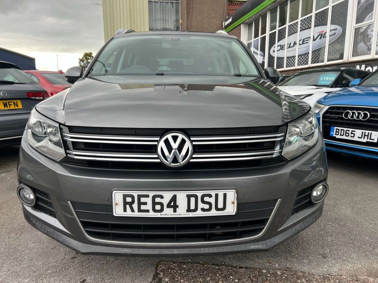 A 2014 VOLKSWAGEN TIGUAN 2.0 TDI BlueMotion Tech Match SUV 5dr Diesel DSG 4WD Euro 5 (s/s) (140 ps) A 2014 VOLKSWAGEN TIGUAN 2.0 TDI BlueMotion Tech Match SUV 5dr Diesel DSG 4WD Euro 5 (s/s) (140 ps)