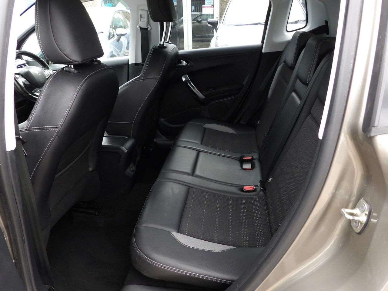 2015 PEUGEOT 2008 2015 PEUGEOT 2008