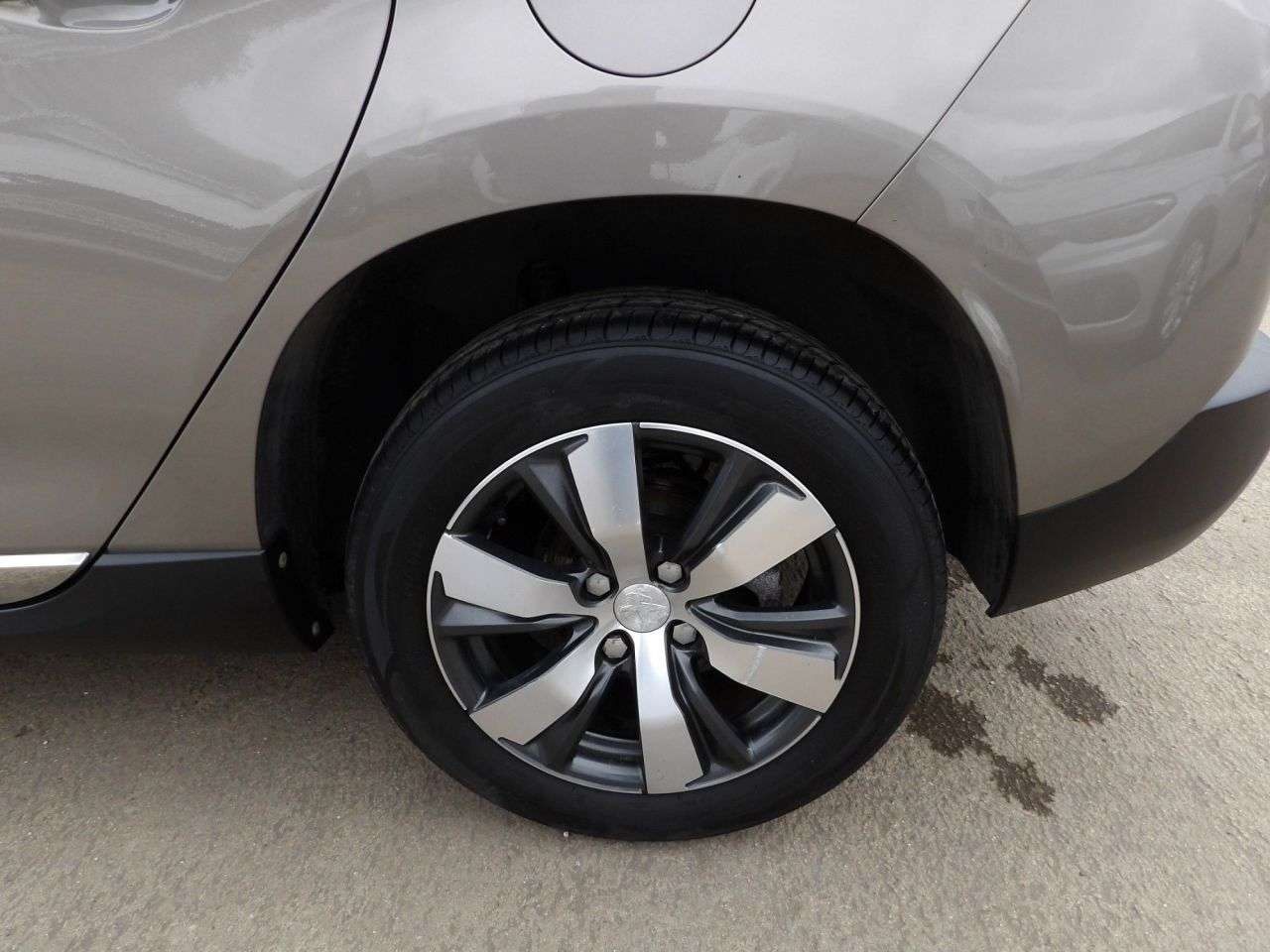 2015 PEUGEOT 2008 2015 PEUGEOT 2008