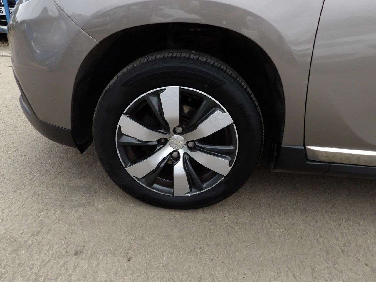 2015 PEUGEOT 2008 2015 PEUGEOT 2008